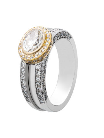 Ring aus Weißgold mit ovalen Diamanten